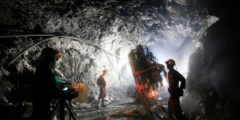 Dust suppression in underground coal mines